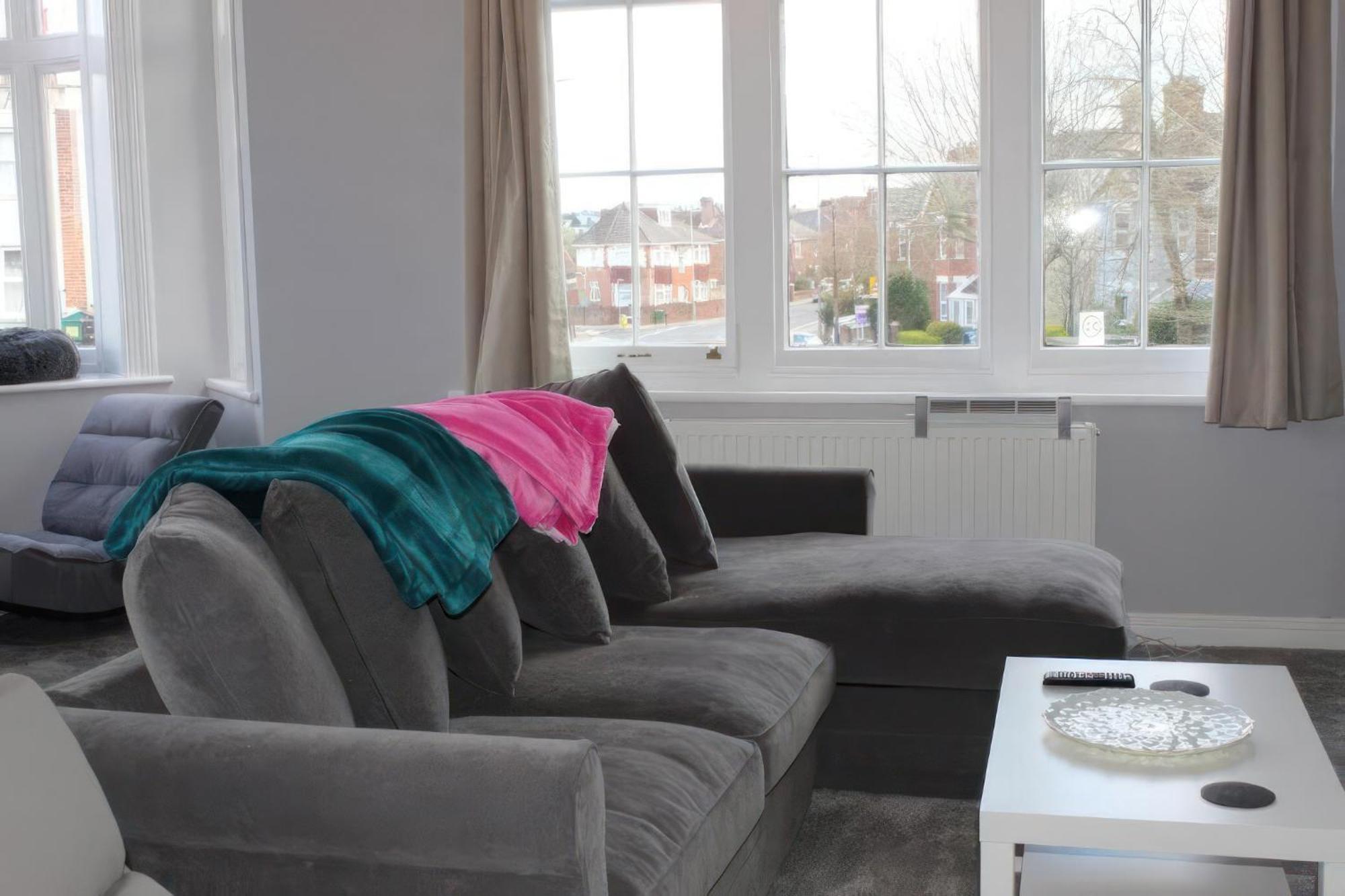 Lovely 2 Bed 2 Bath Flat With Free Parking Poole Zewnętrze zdjęcie