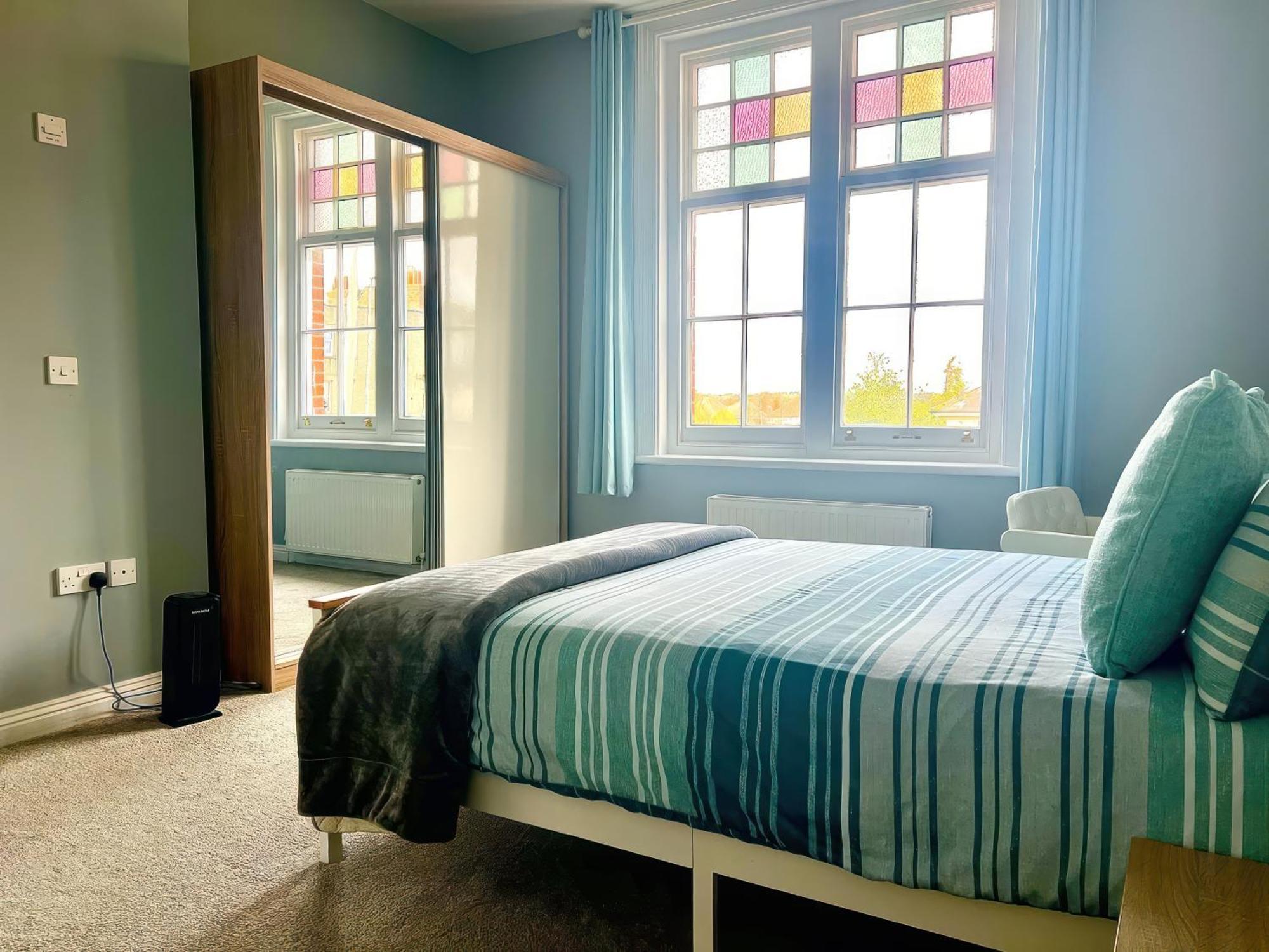 Lovely 2 Bed 2 Bath Flat With Free Parking Poole Zewnętrze zdjęcie