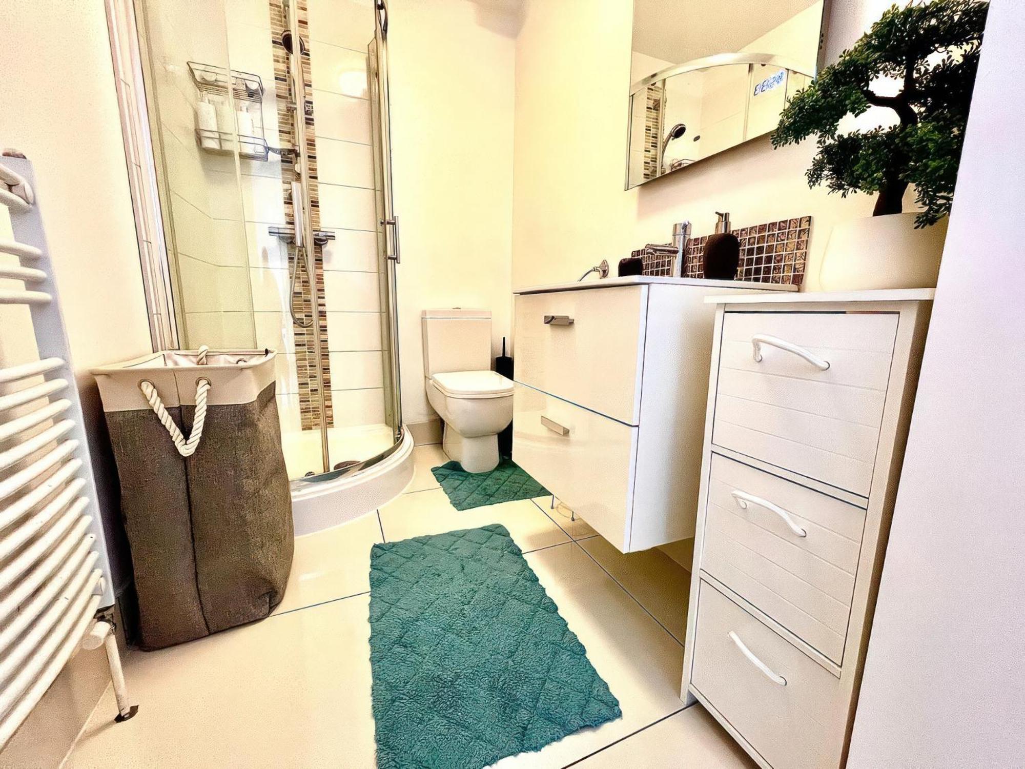 Lovely 2 Bed 2 Bath Flat With Free Parking Poole Zewnętrze zdjęcie
