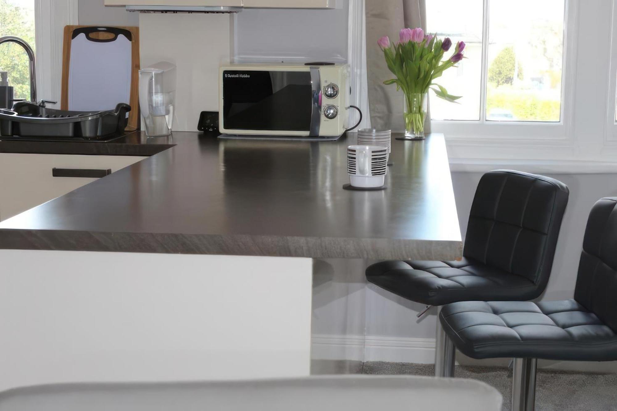 Lovely 2 Bed 2 Bath Flat With Free Parking Poole Zewnętrze zdjęcie