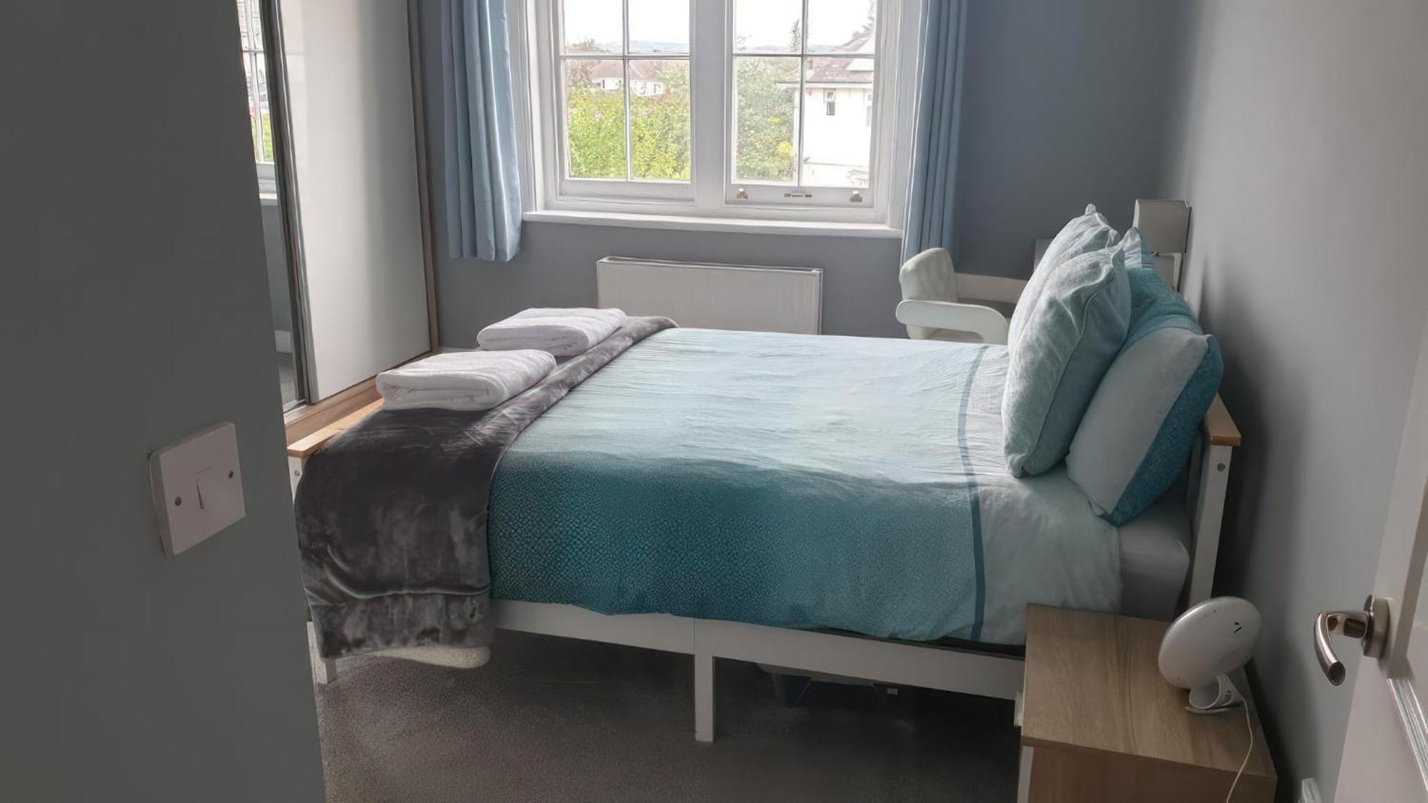 Lovely 2 Bed 2 Bath Flat With Free Parking Poole Zewnętrze zdjęcie