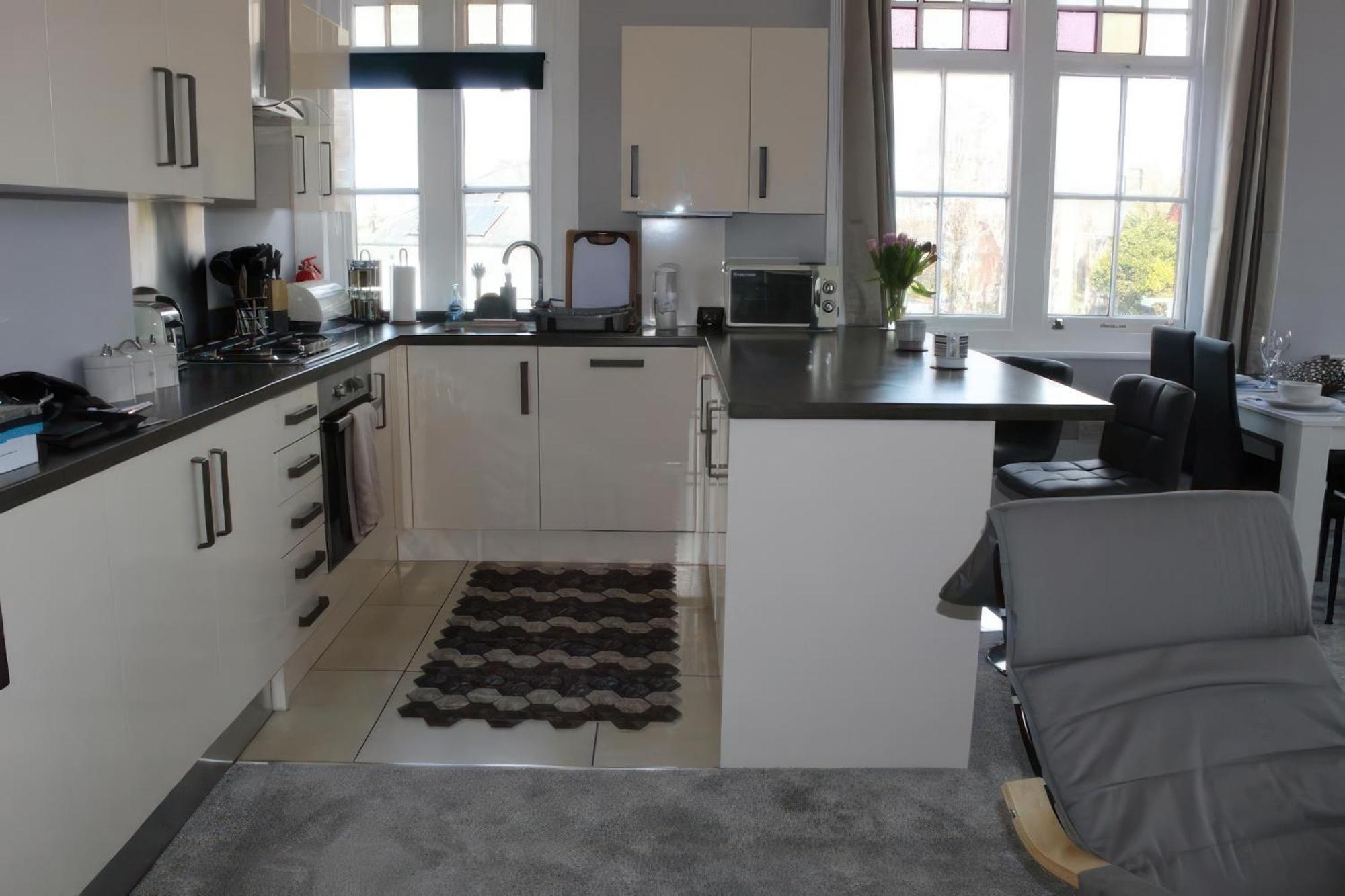 Lovely 2 Bed 2 Bath Flat With Free Parking Poole Zewnętrze zdjęcie