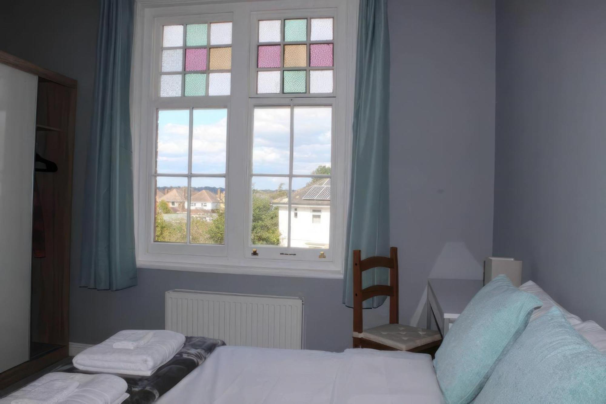 Lovely 2 Bed 2 Bath Flat With Free Parking Poole Zewnętrze zdjęcie
