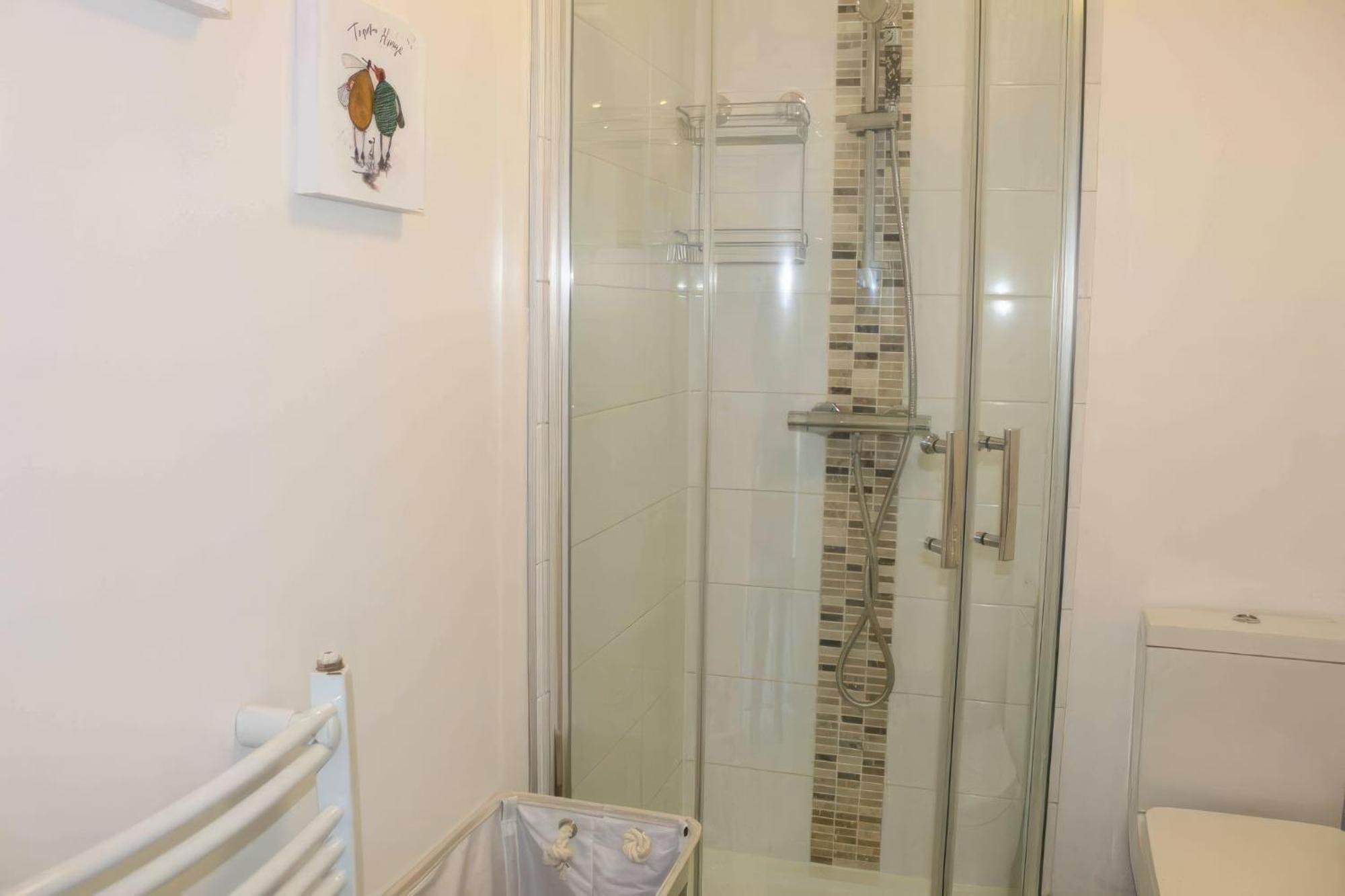 Lovely 2 Bed 2 Bath Flat With Free Parking Poole Zewnętrze zdjęcie