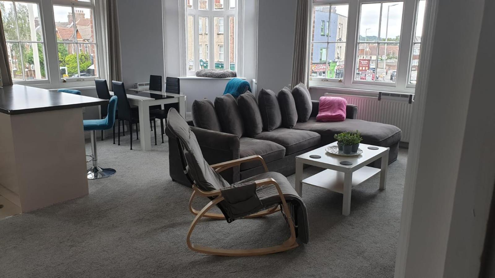 Lovely 2 Bed 2 Bath Flat With Free Parking Poole Zewnętrze zdjęcie