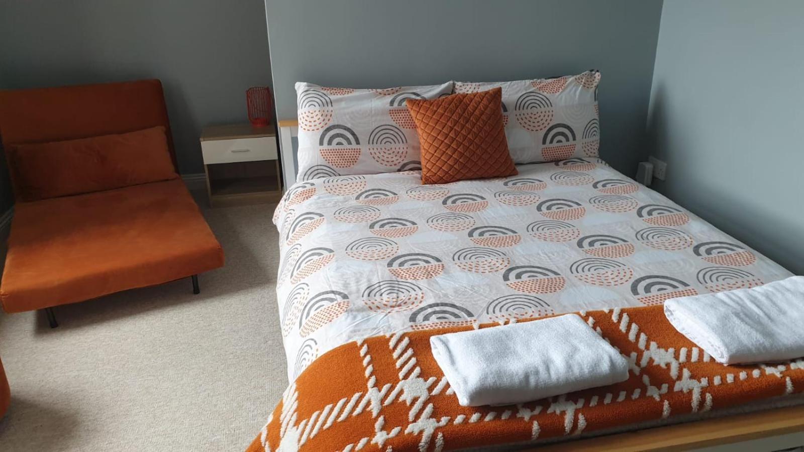 Lovely 2 Bed 2 Bath Flat With Free Parking Poole Zewnętrze zdjęcie